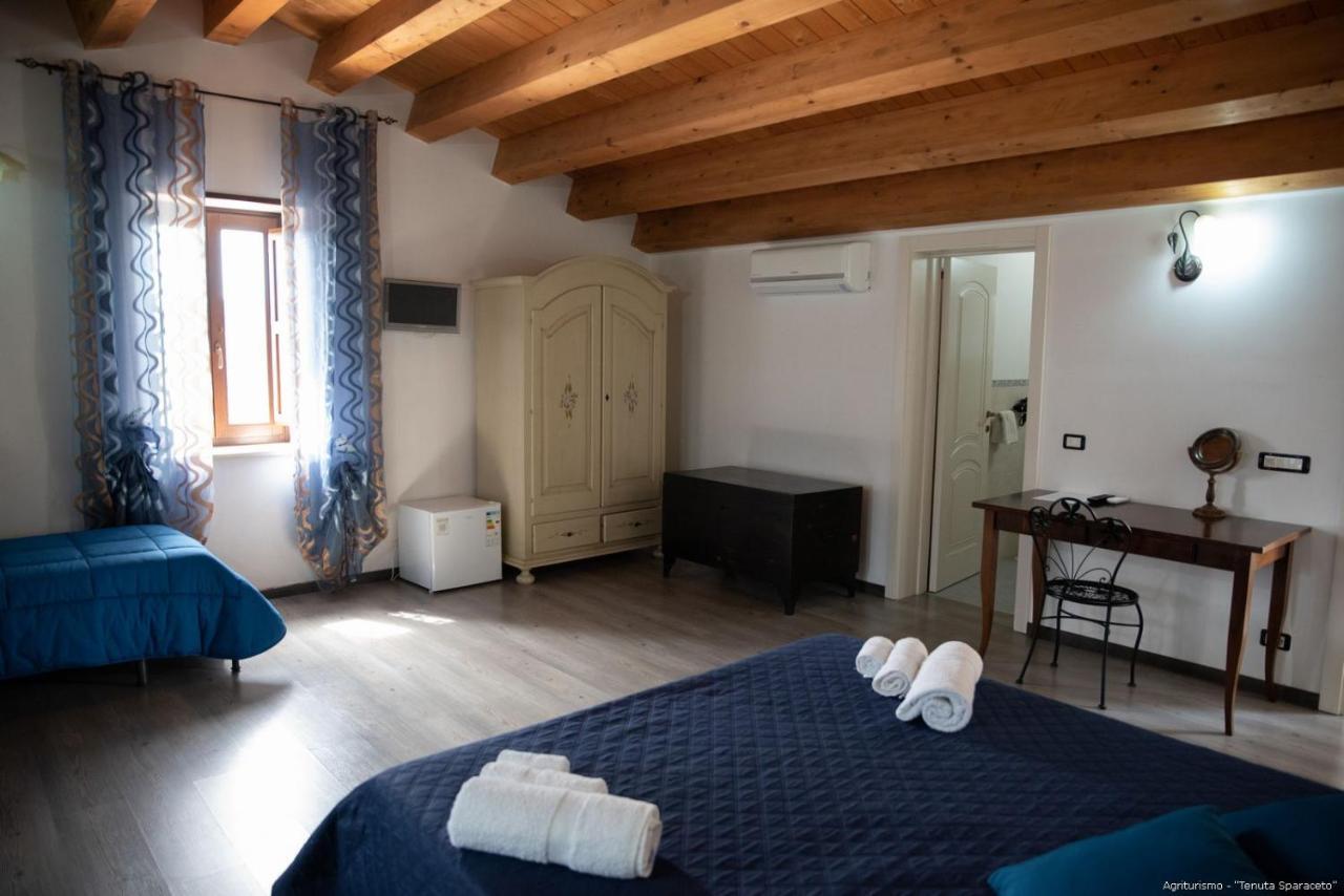 Agriturismo Tenuta Sparaceto Модика Екстериор снимка